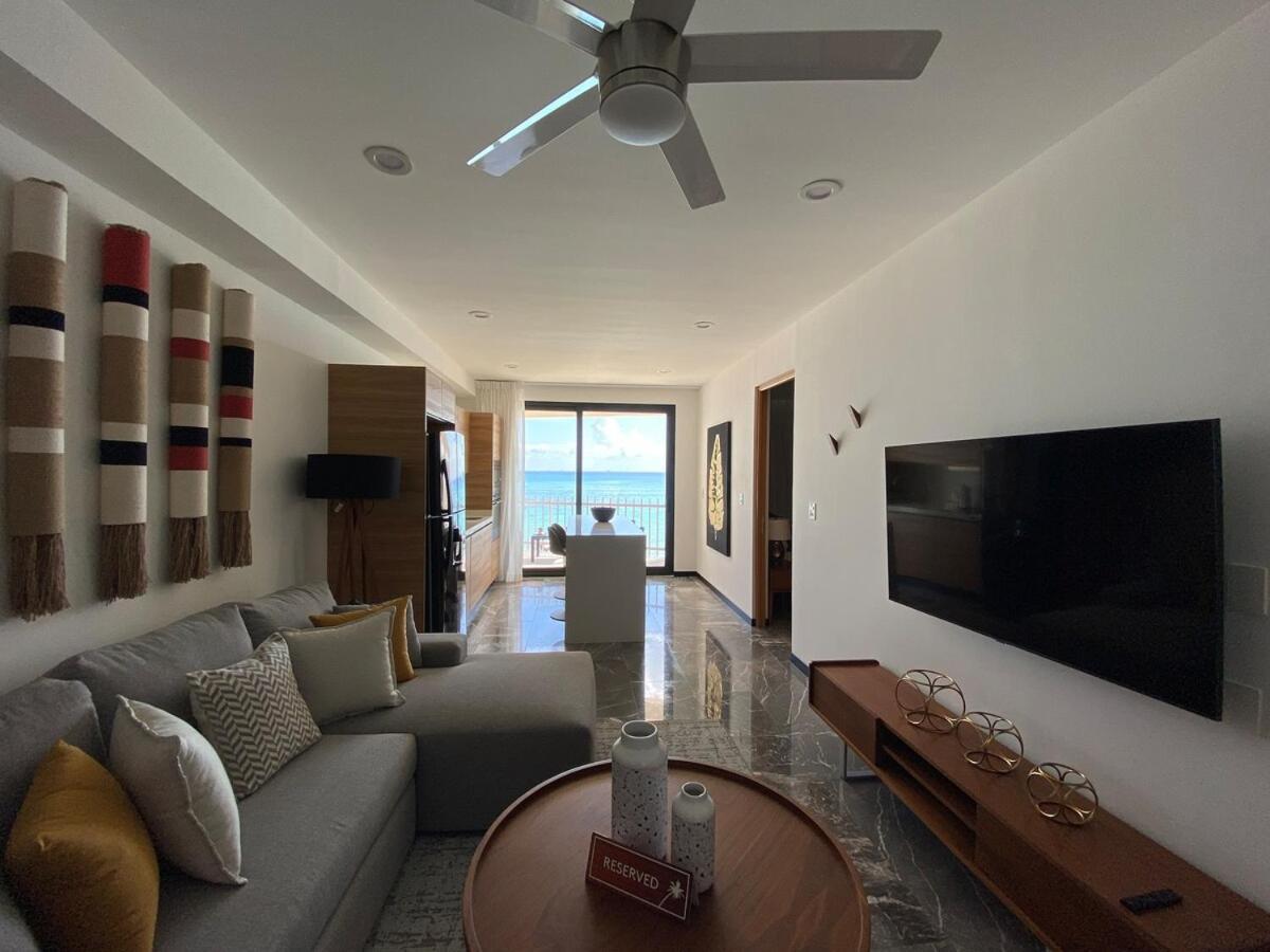 Ocean Front! Amazing Rooftop Pool, Walk To Fifth! * Playa del Carmen