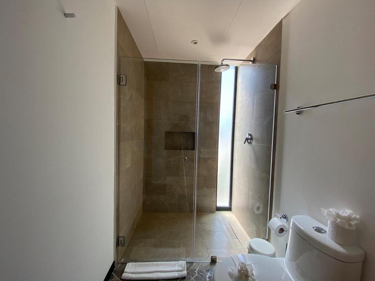 Ocean Front! Amazing Rooftop Pool, Walk To Fifth! Apartment Playa del Carmen