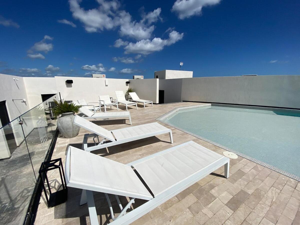 Ocean Front! Amazing Rooftop Pool, Walk To Fifth! Apartment *
