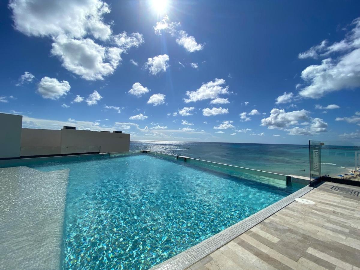 Oceanfront Condo, Roof Pool, Gym, Walk To 5th Ave! Apartment Playa del Carmen