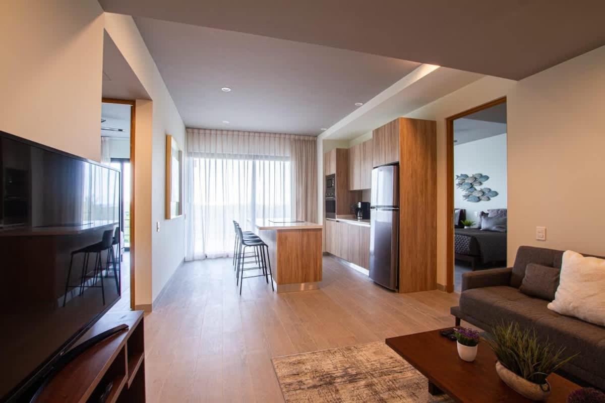 Apartment Luxury 2br 2ba Ocean View 200m From