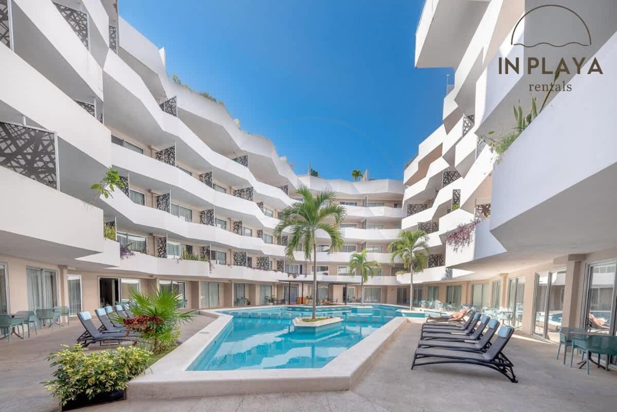 Private In Location With Pool Gym And Cinema *
