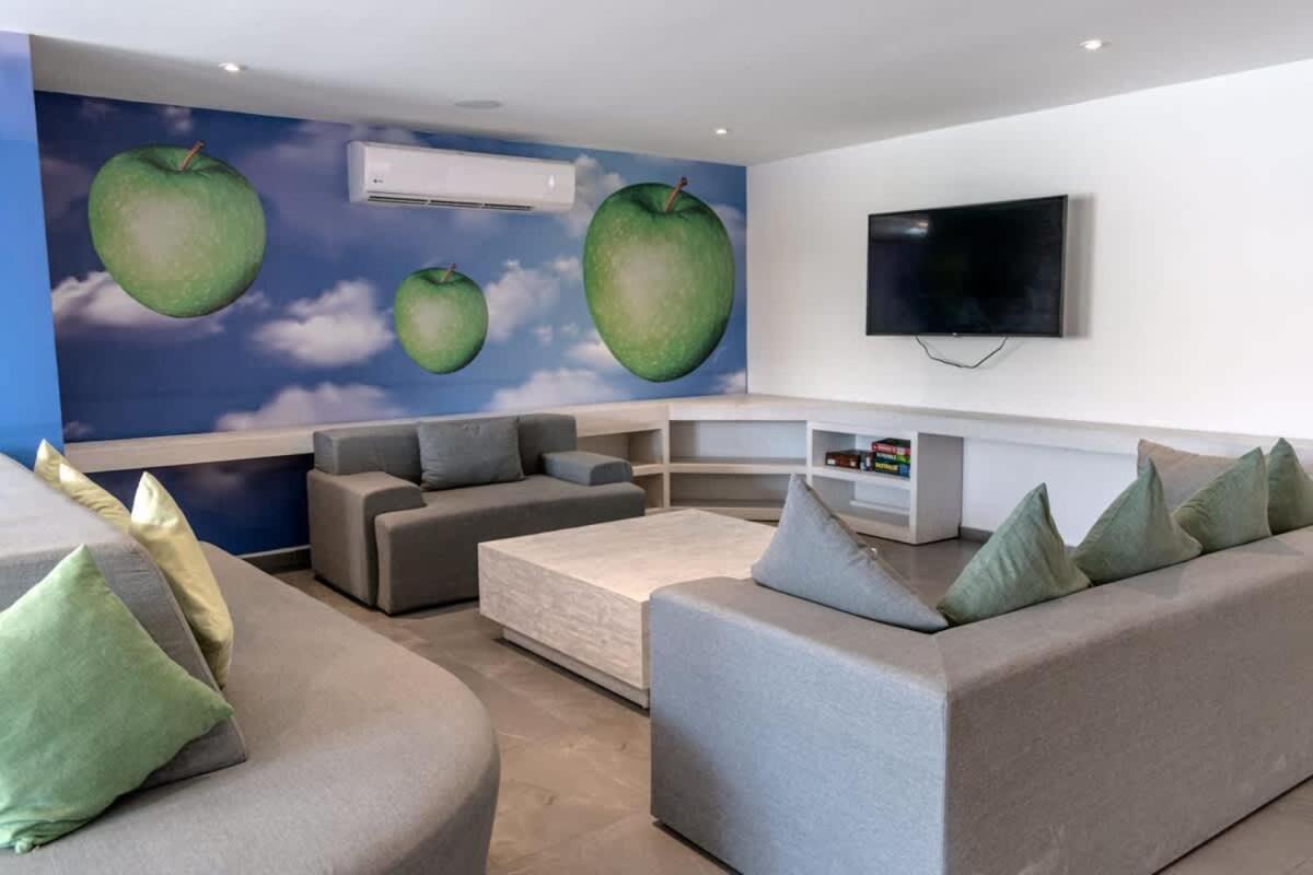 Luxury 150mb 2 Bedroom Cine Gym Pool