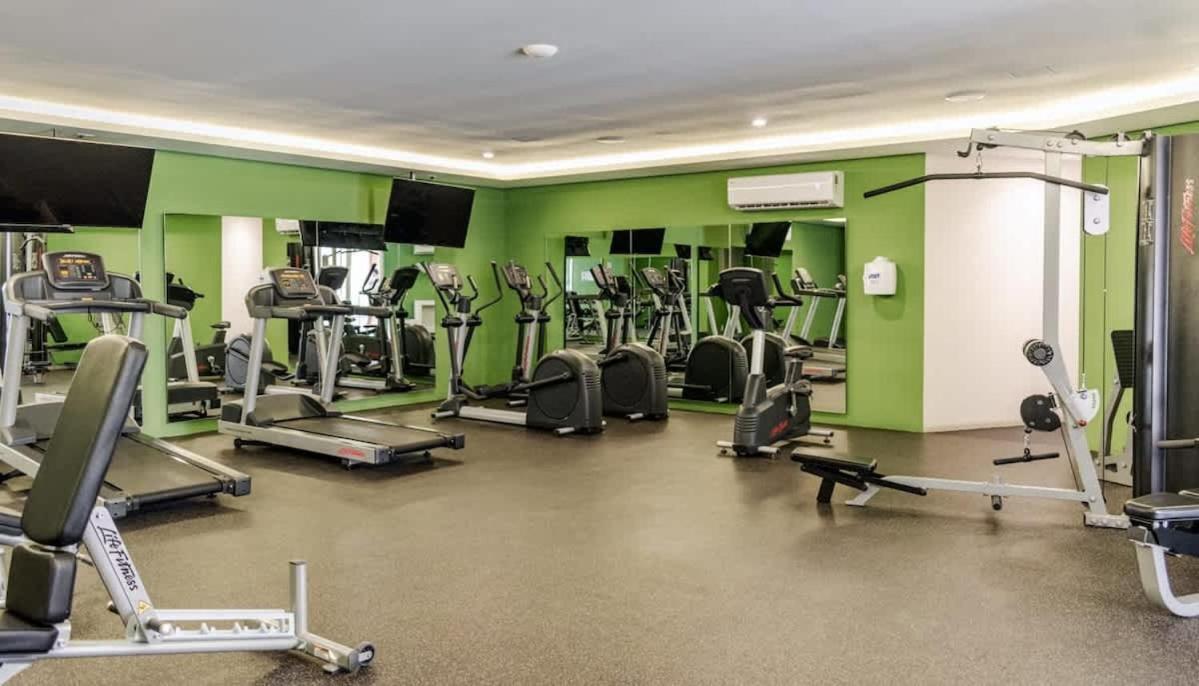 Luxury 150mb 2 Bedroom Cine Gym Pool