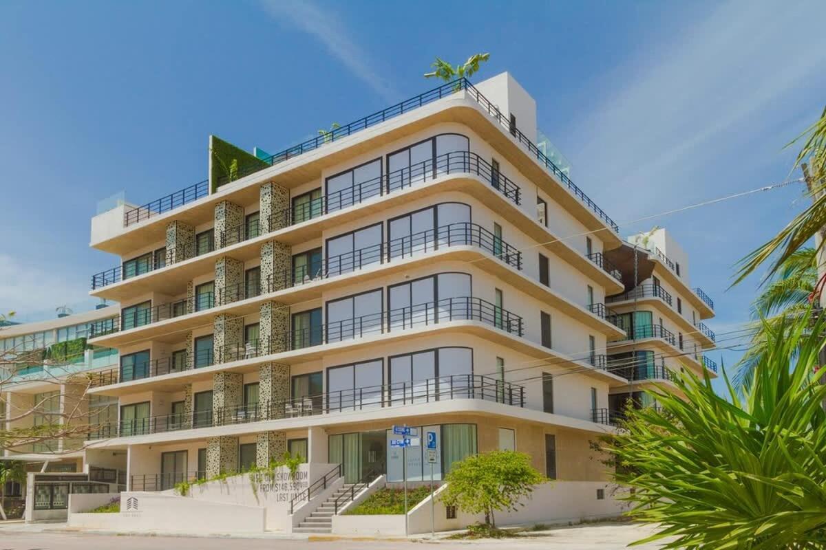The Boat Relax & Fun Steps From The Sea & 5th Ave Holiday home *