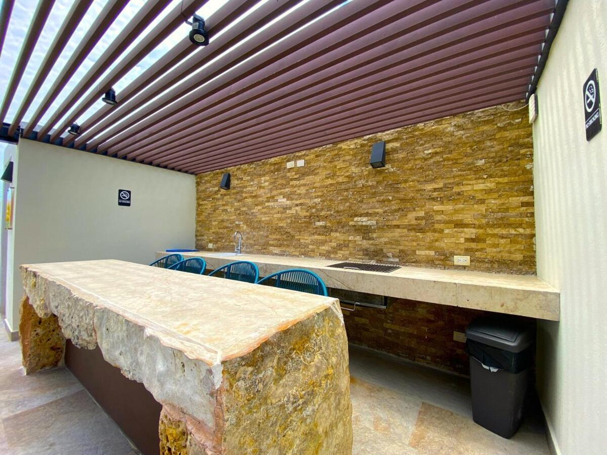 Apartment Seaview Roof Pool, Gym Onsite, 4 Blocks To 5th Ave