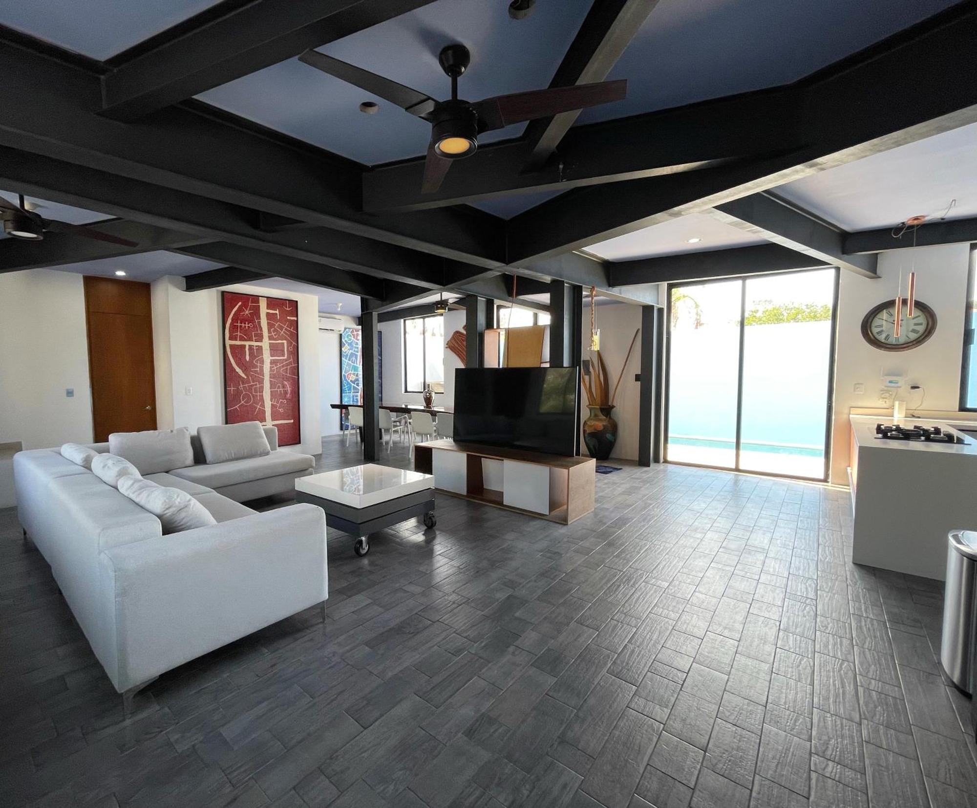 Casa Gigante De Lujo, Con Piscina Privada, 3 Amplias Con Bano Privado