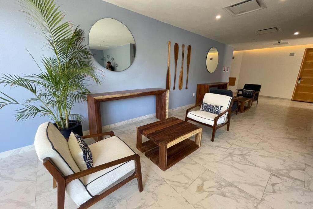 Apartment 150 M From Playa Pelicanos And 5th Ave *