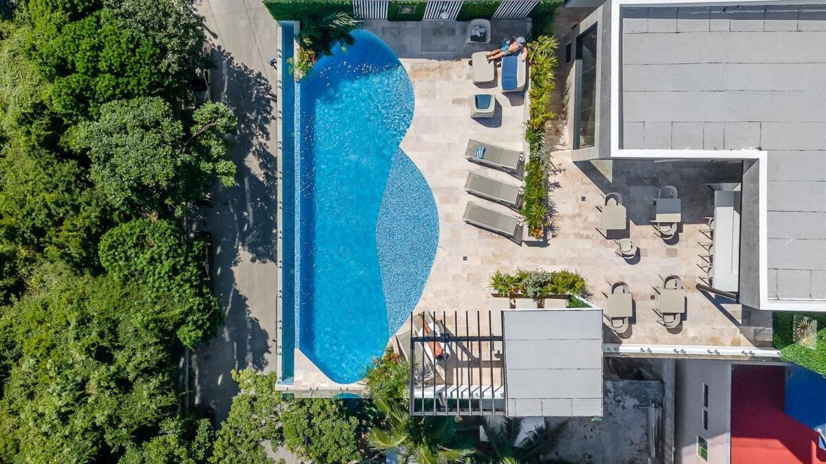 Modern & Cozy With Rooftop Pool & Gym Playa del Carmen