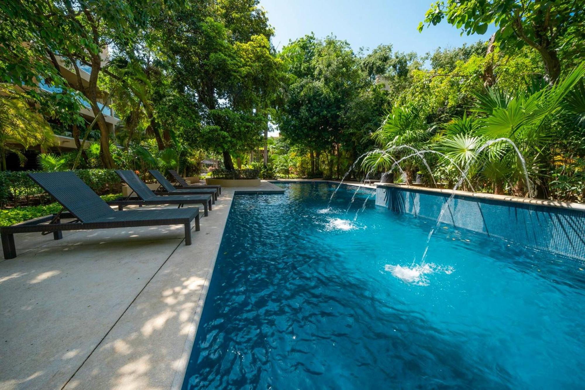 Valentine 5 Star, 4 Pools, Gym, Concierge Services, 24-hr Security