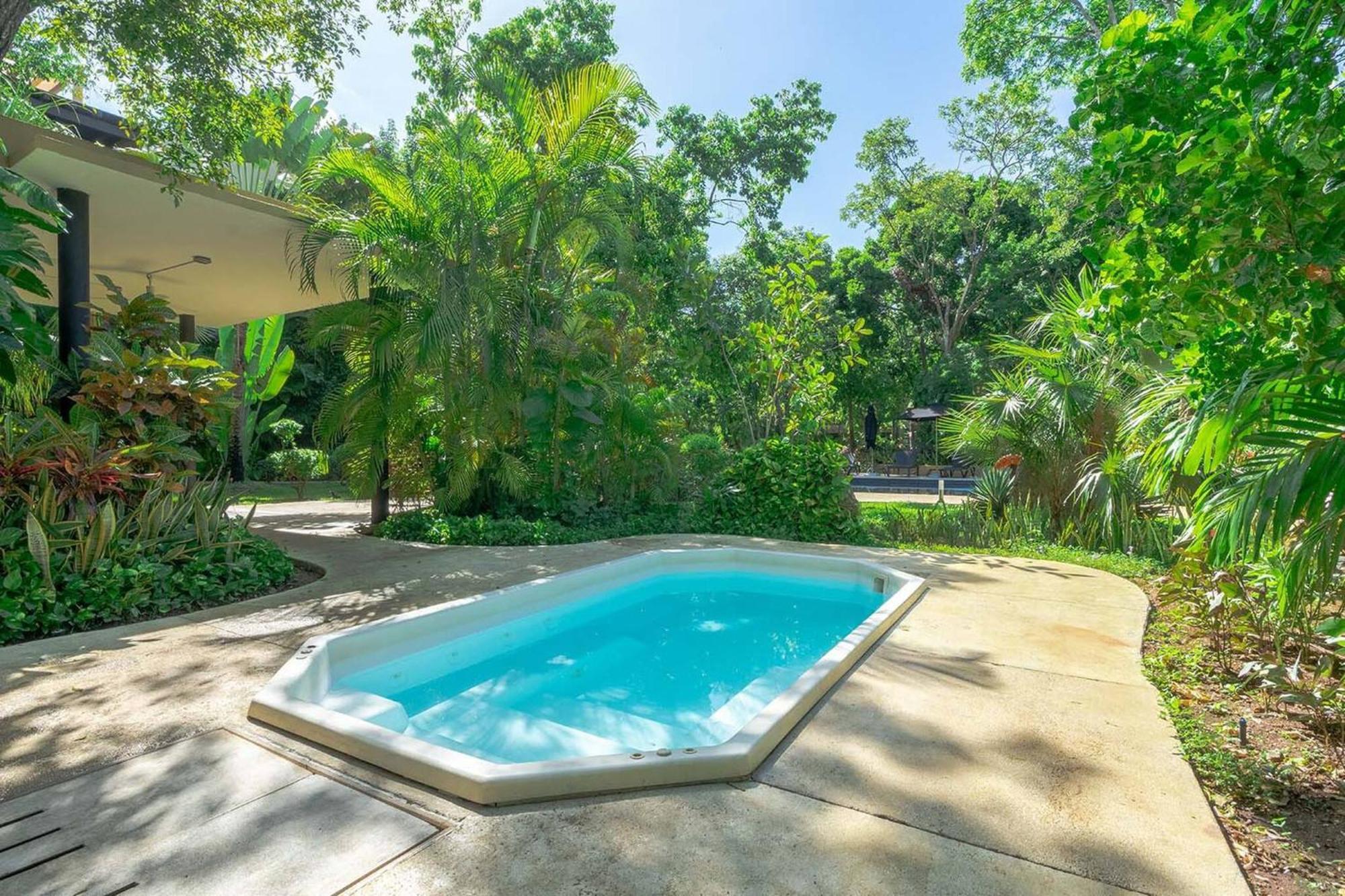Valentine 5 Star, 4 Pools, Gym, Concierge Services, 24-hr Security Holiday home *