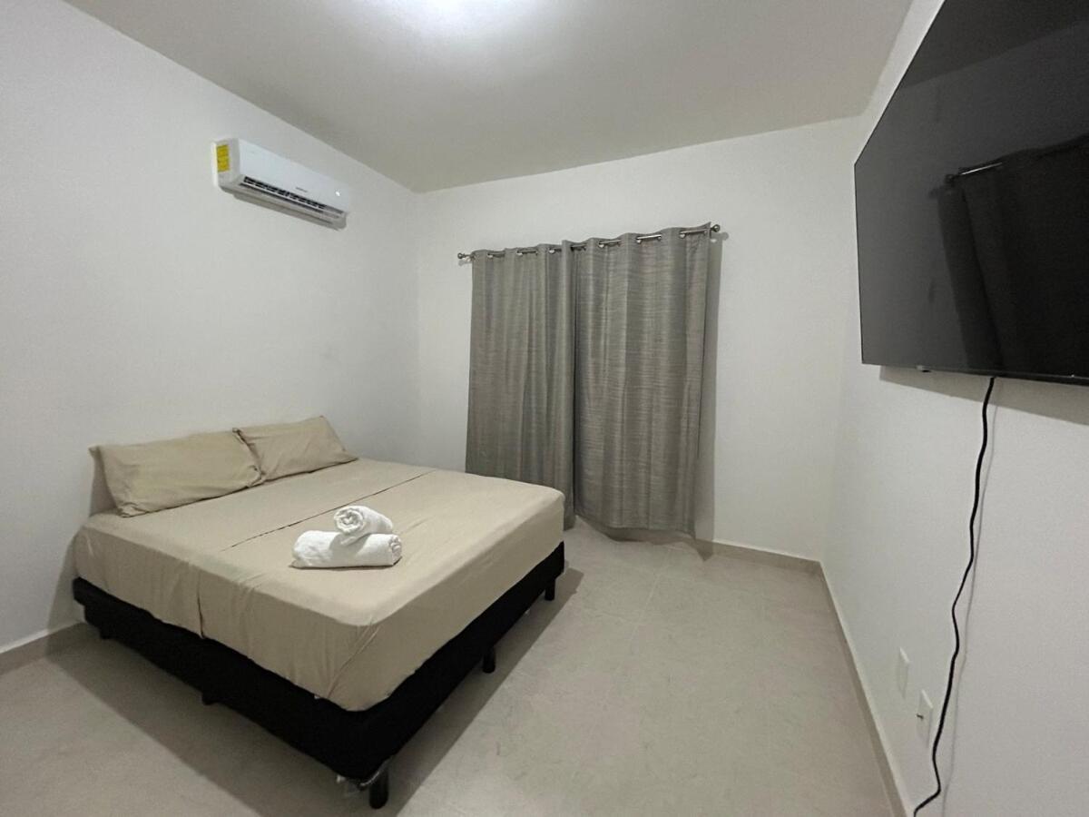 Apartamento Beautiful House With Pool & Gym