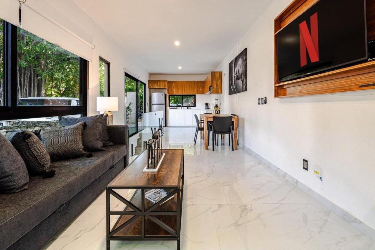 In Duplex One Block From Playacar Playa del Carmen