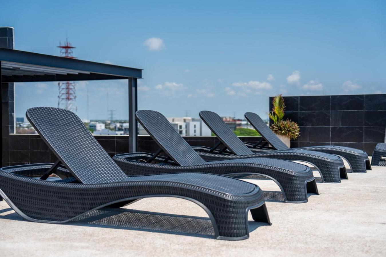 Cozy & W/ Rooftop Infinity Pool & Gym Apartamento Playa del Carmen