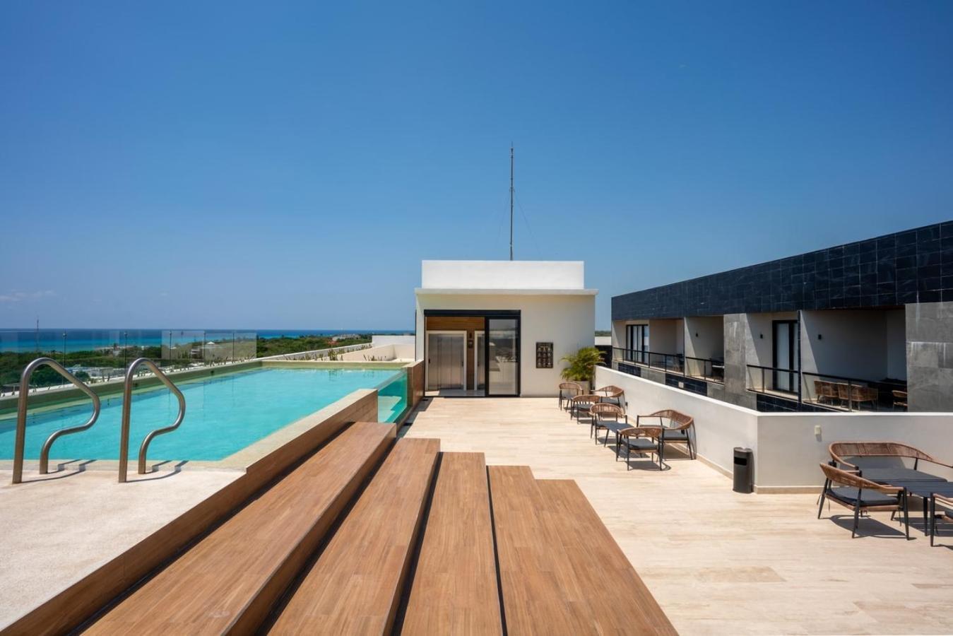 Cozy & W/ Rooftop Infinity Pool & Gym Playa del Carmen