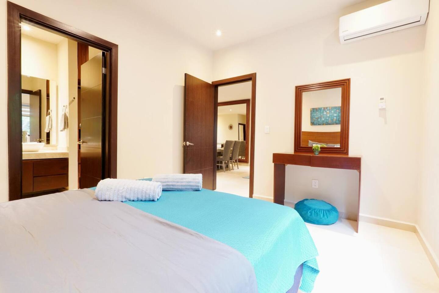 Coto8 10min To Beach, Gym, Pool,wifi 200mb Casa de férias