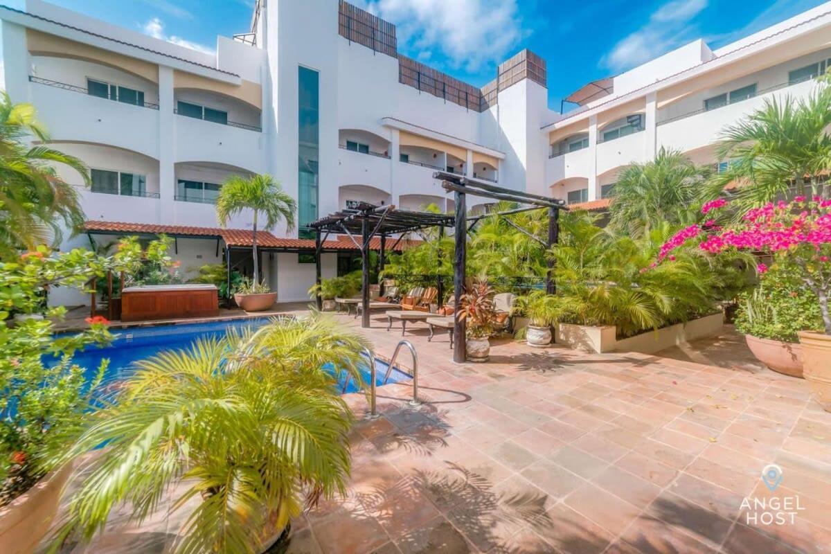 Ideal Group Getaway 4 Blocks To The & Pool Apartment Playa del Carmen
