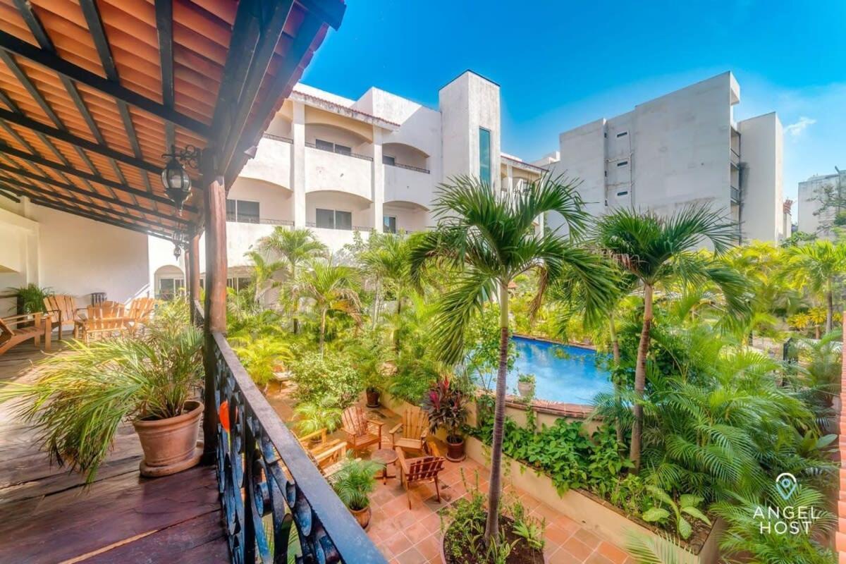 Ideal Group Getaway 4 Blocks To The & Pool