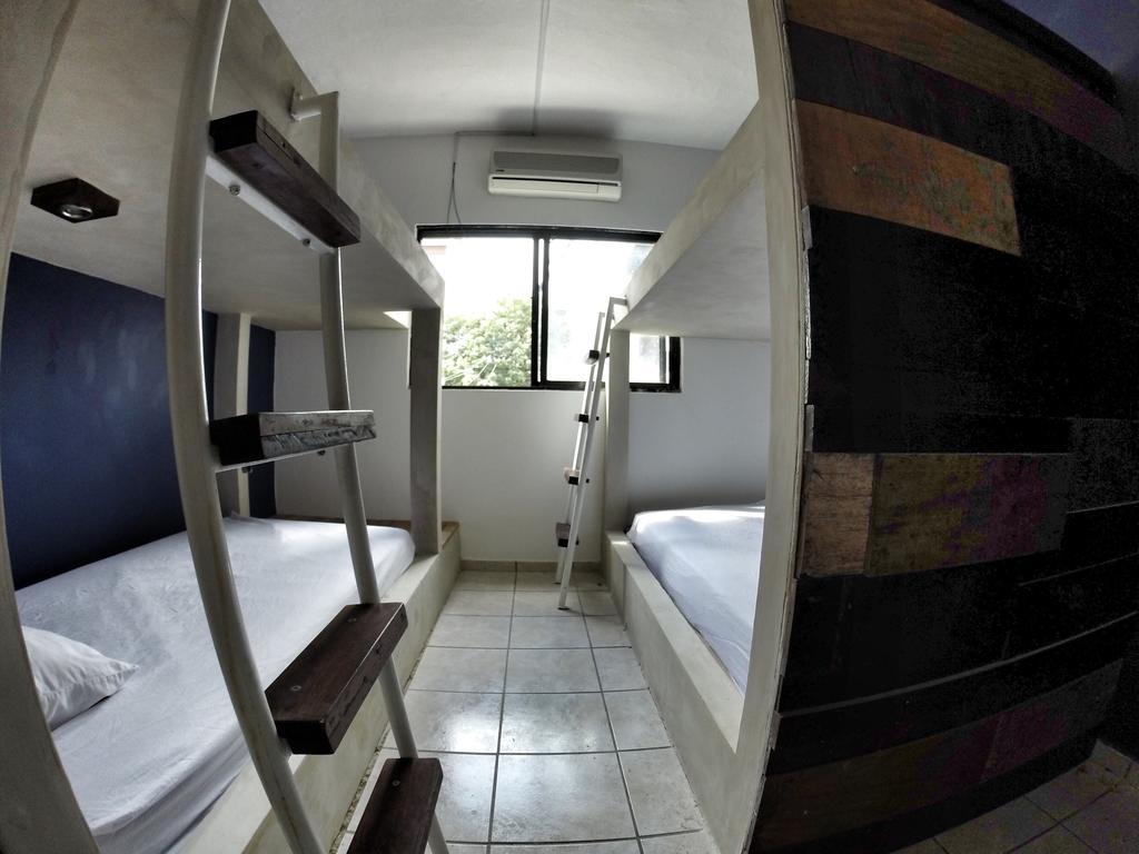 Lobo De Mar Hostel *