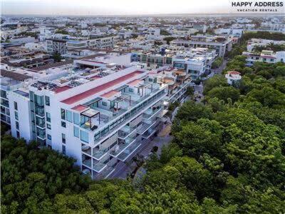 Next To The Beautiful 2 Bedroom Apartment *