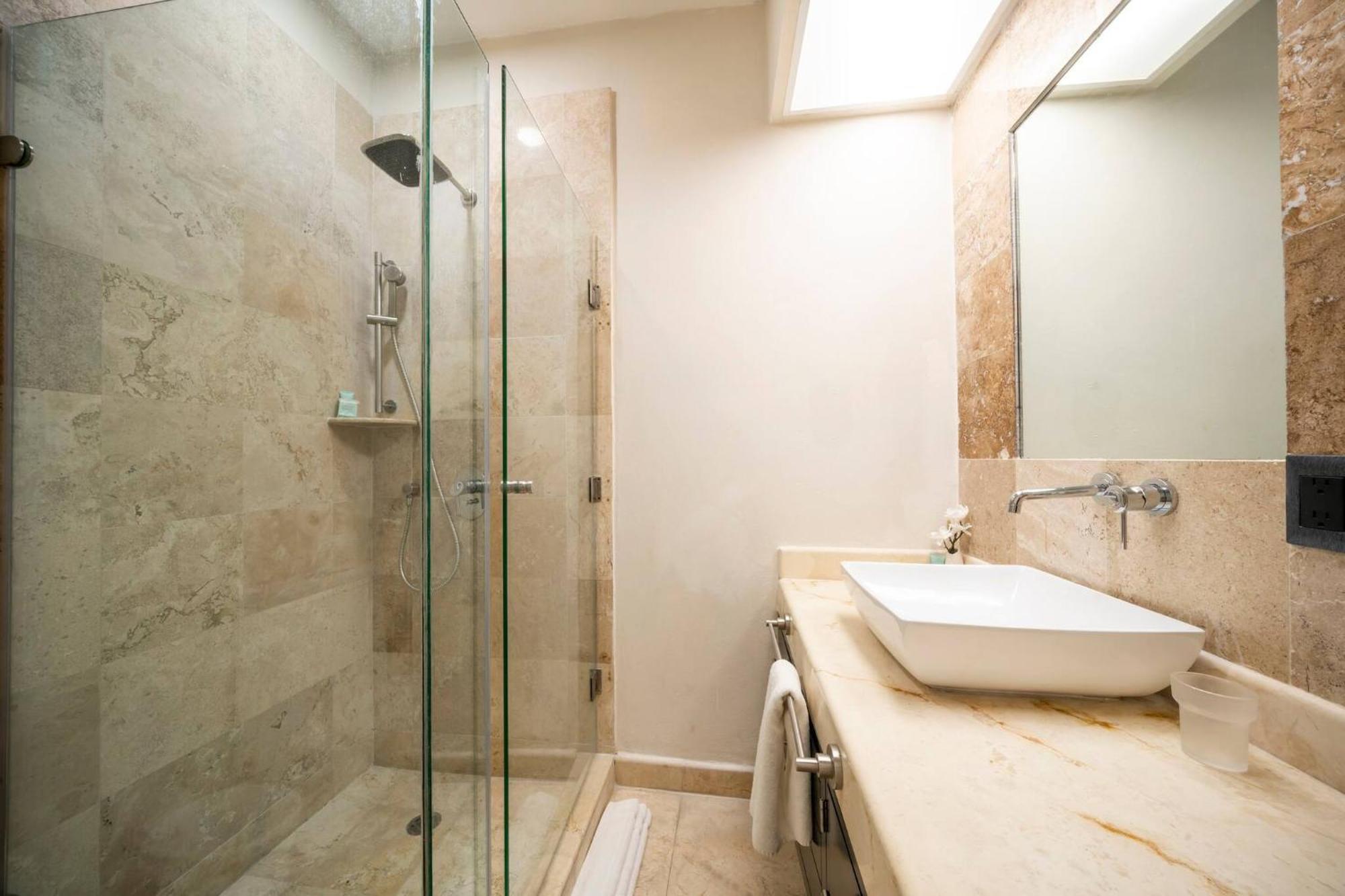 Nhà nghỉ Surf 408 - Beachfront Stunning Ocean View Penthouse - At El Faro