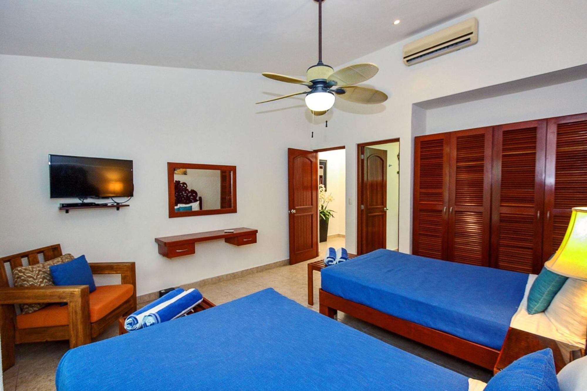 With 4 Bedrooms A Few Steps From The - Playacar - Vista Del Mar