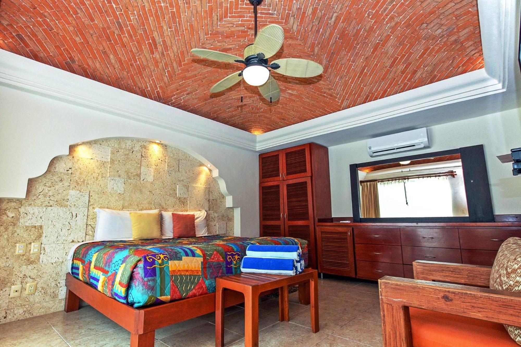 With 4 Bedrooms A Few Steps From The - Playacar - Vista Del Mar Playa del Carmen
