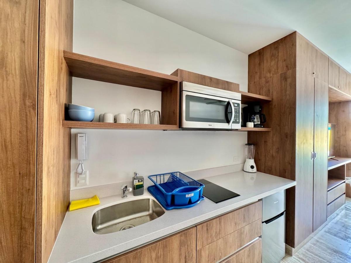 New Steps Away From 5th Avenue! Apartamento
