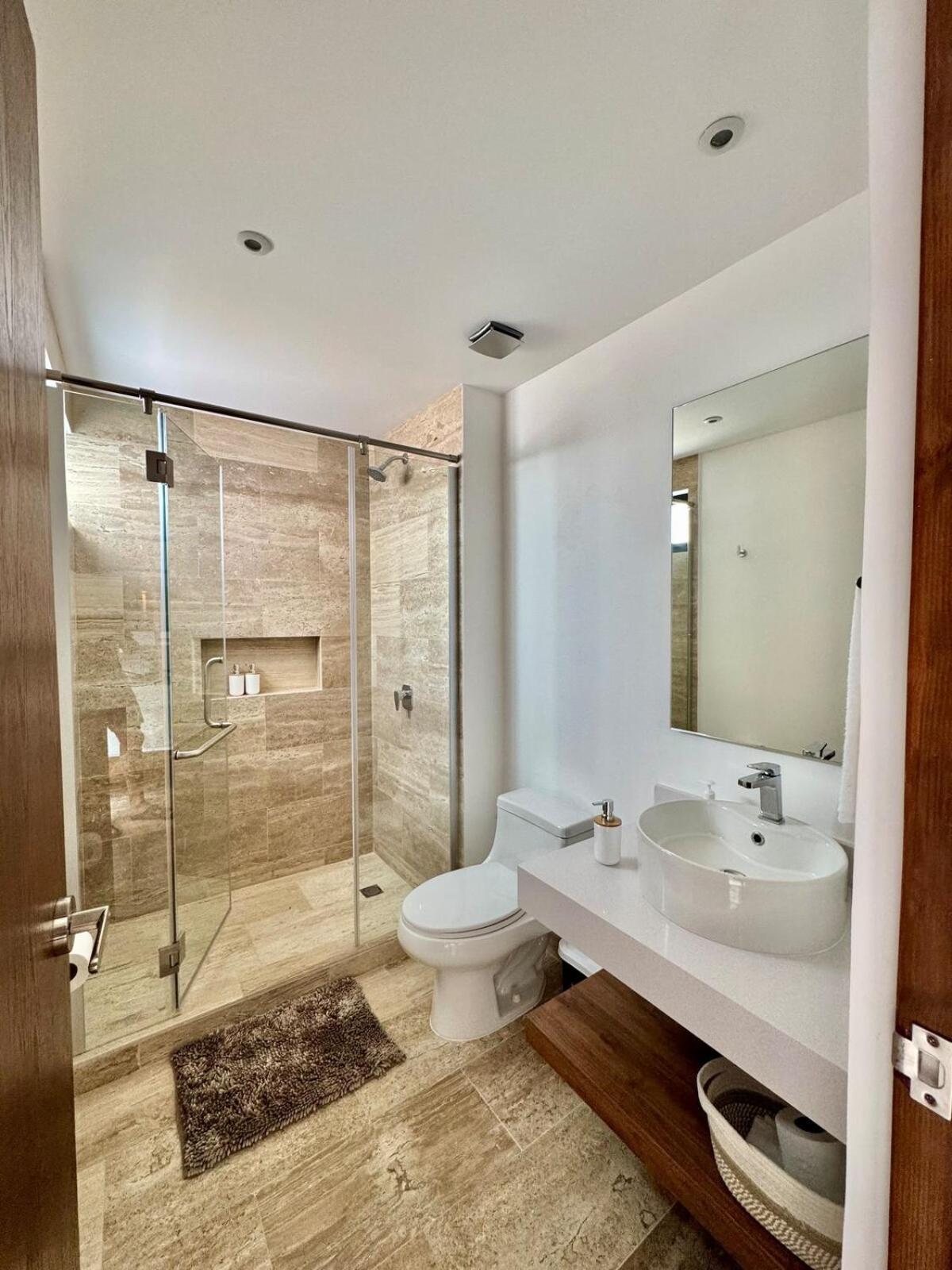 Apartamento New Steps Away From 5th Avenue! *