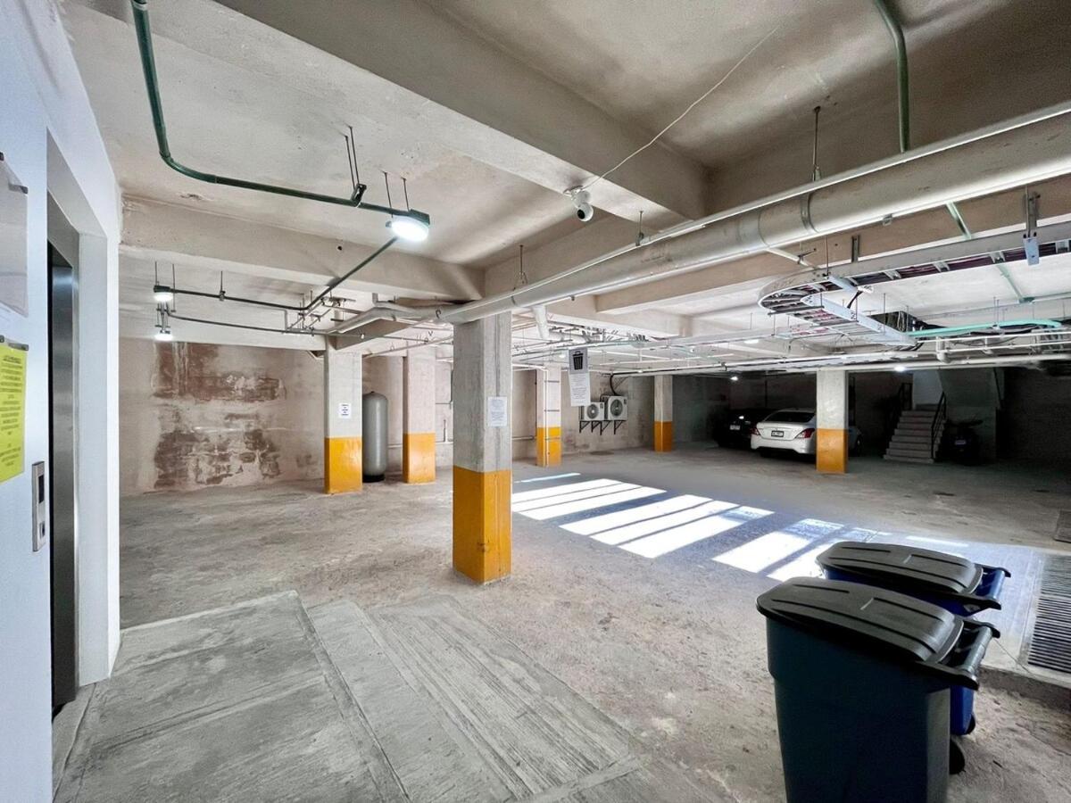 New One Block From 5th Ave Apartment
