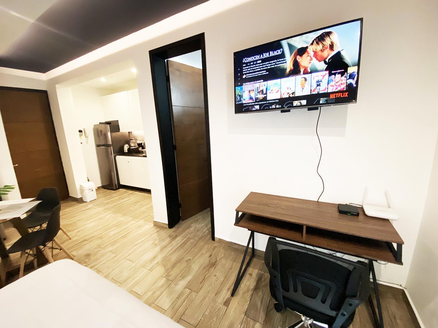 Workspace-reliable Wifi-ac Close To Everything Apartment