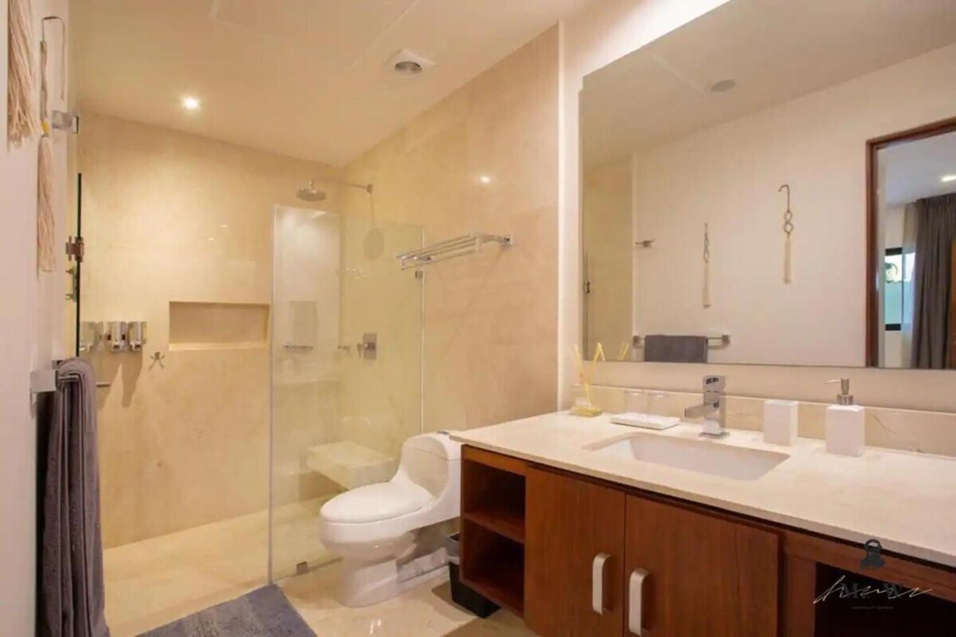 Oceanview Rooftop Pool Tub Steps To