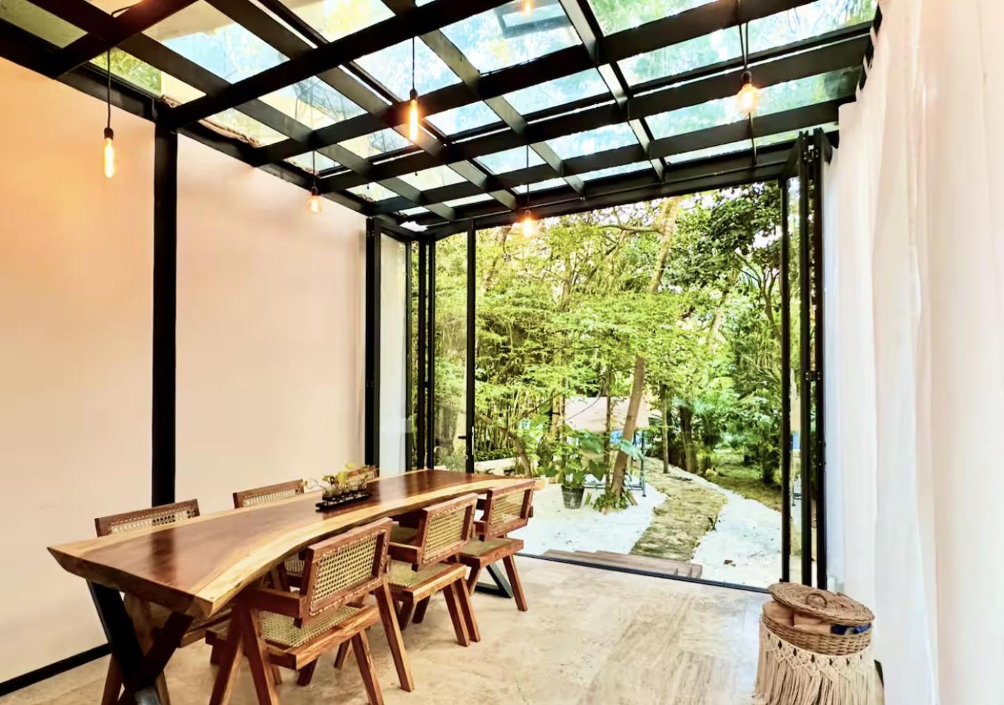 Glass Jungle With Amazing Views -10 Min Dt
