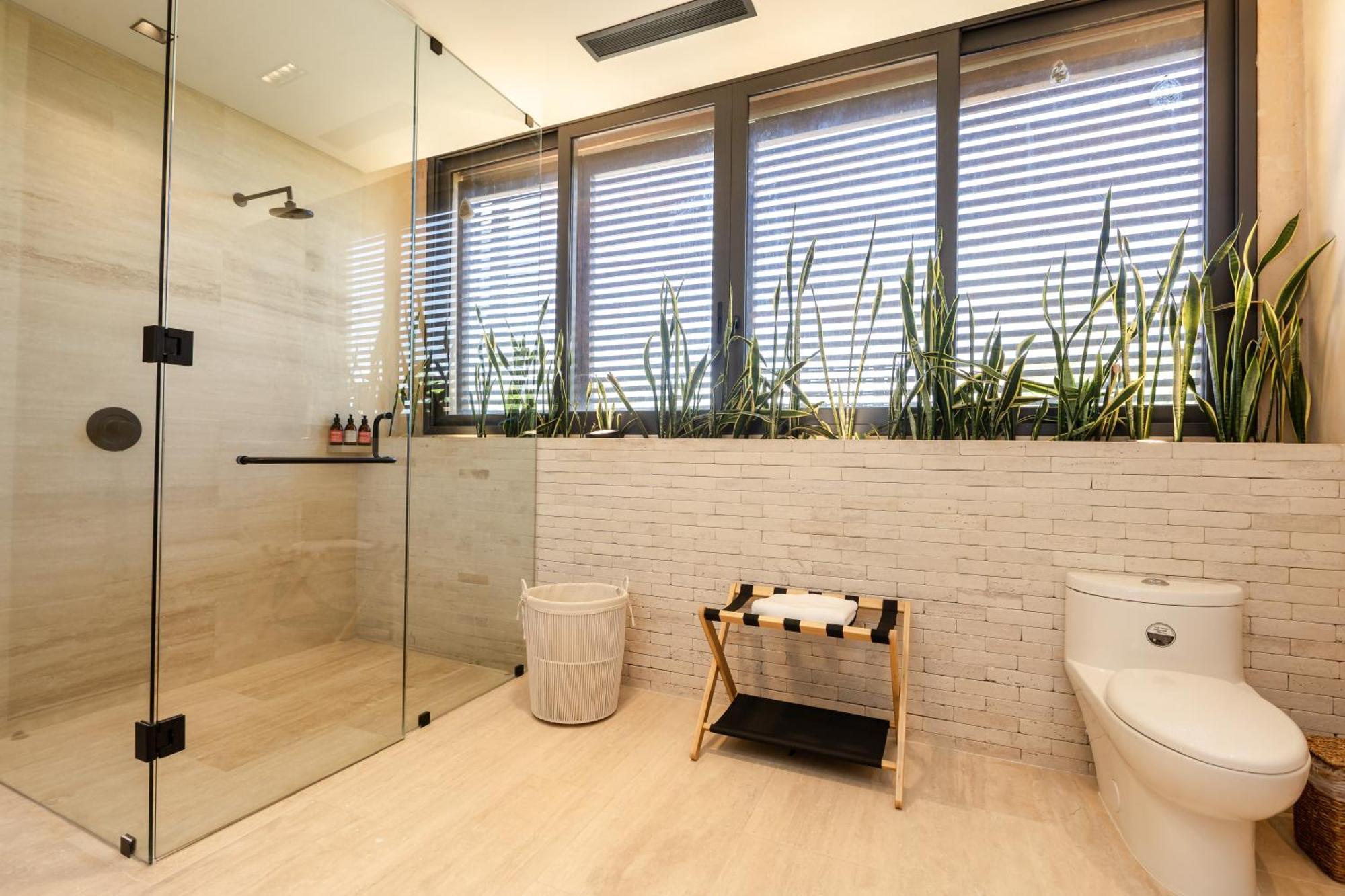 The Palm Luxury Corasol By Lumina *