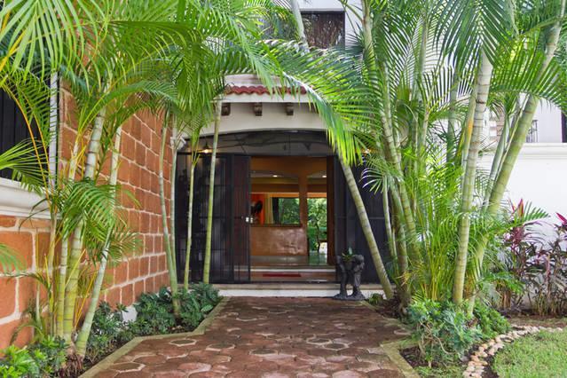 Hibiscus Bed & Breakfast Playa del Carmen
