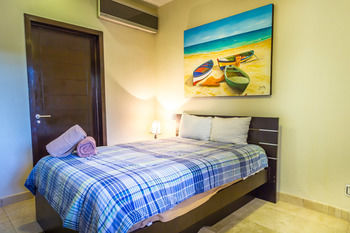 El Faro Oceanfront By Bric Hotel 4*