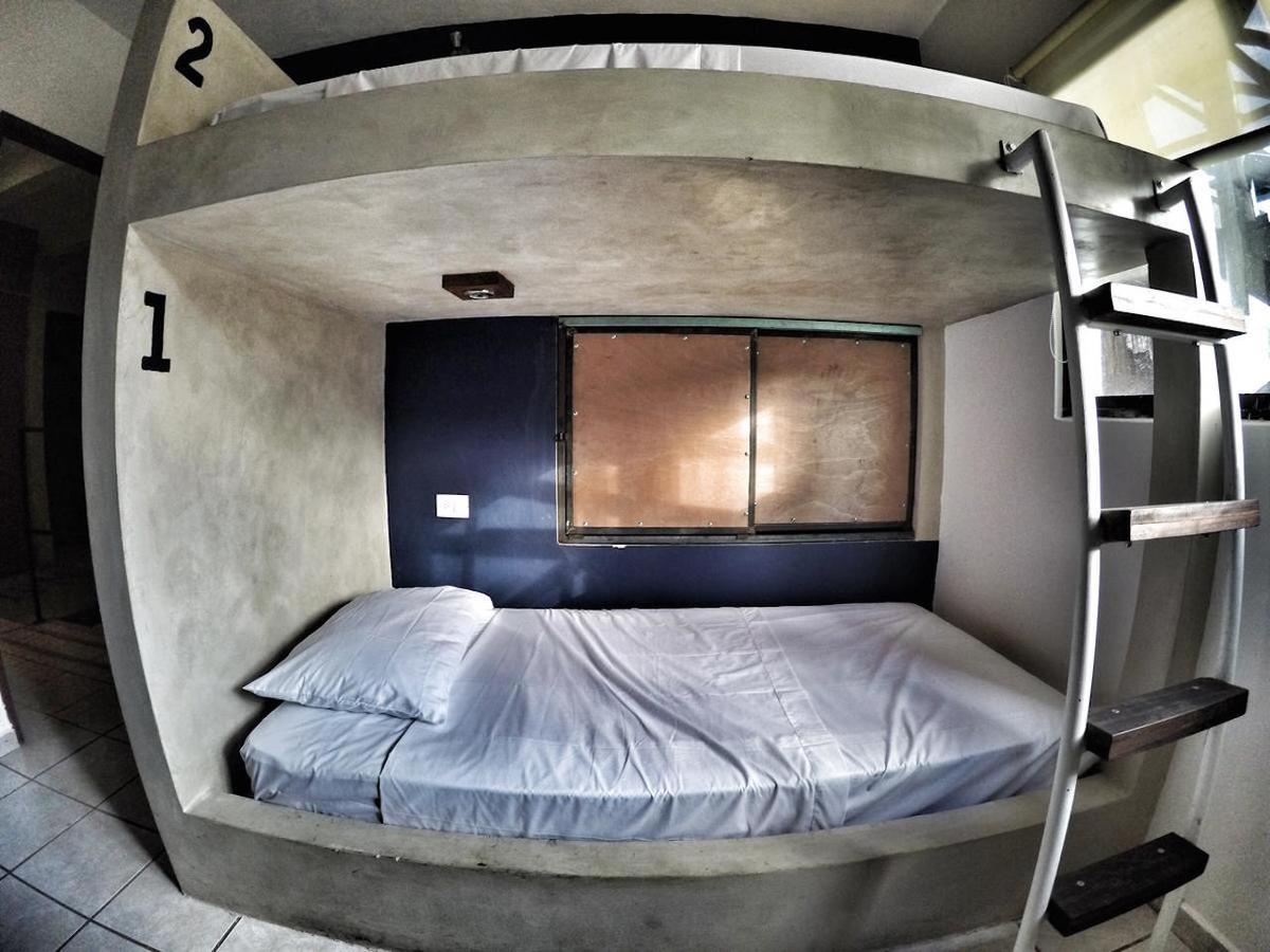 Lobo De Mar Hostel *