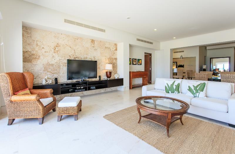 Okol Paraiso By Riviera 3*