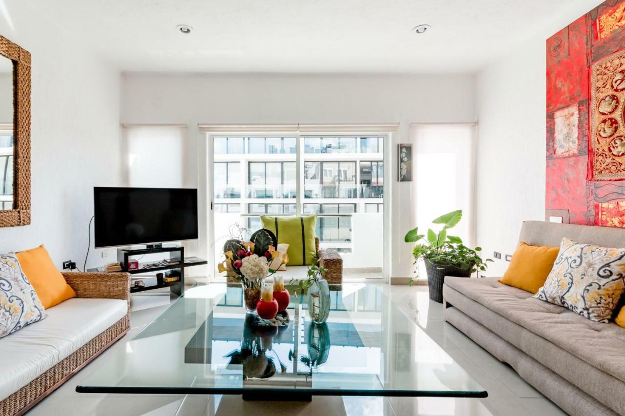 Mamitas Penthouse