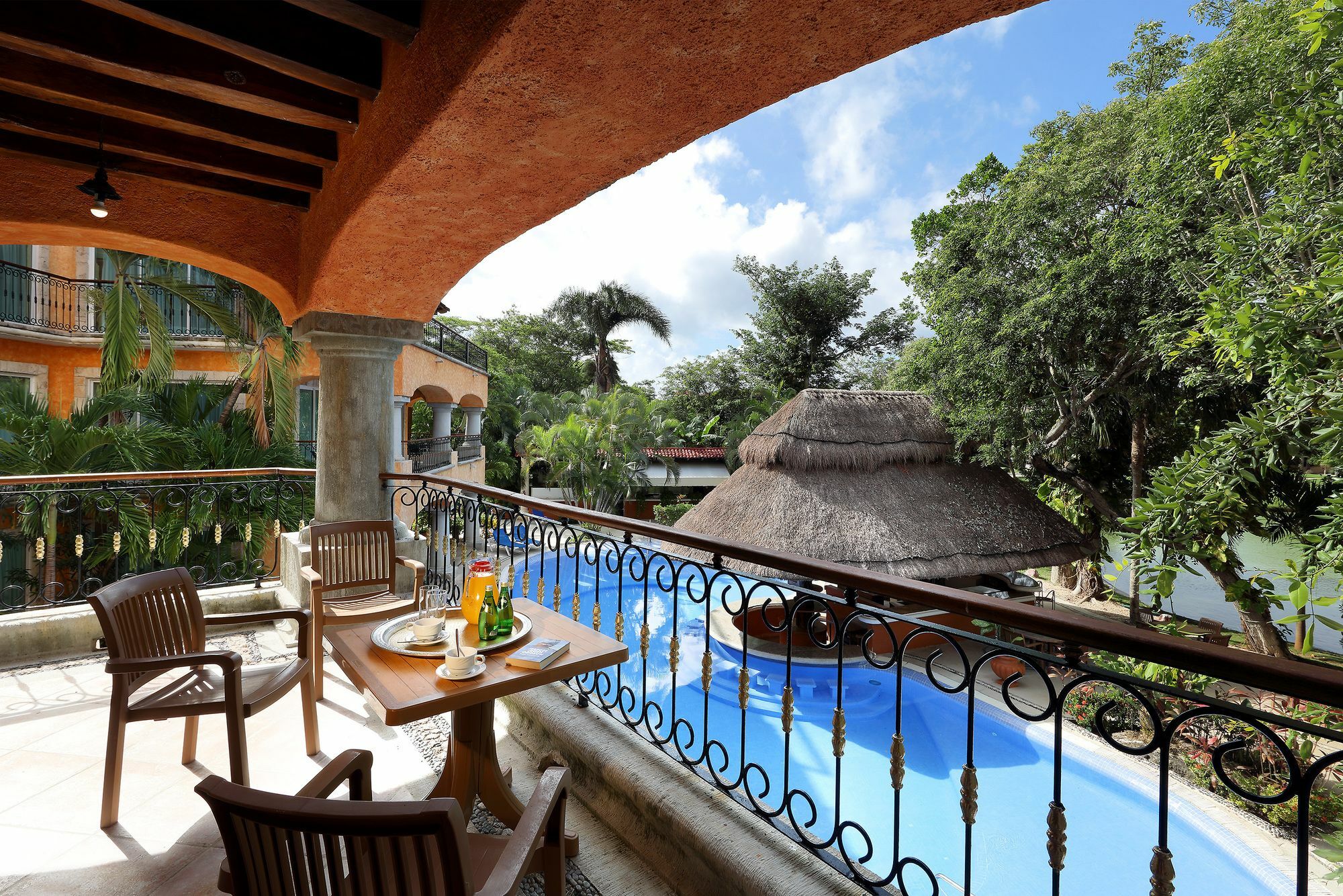 Hotel Eurostars Hacienda Vista Real 5*