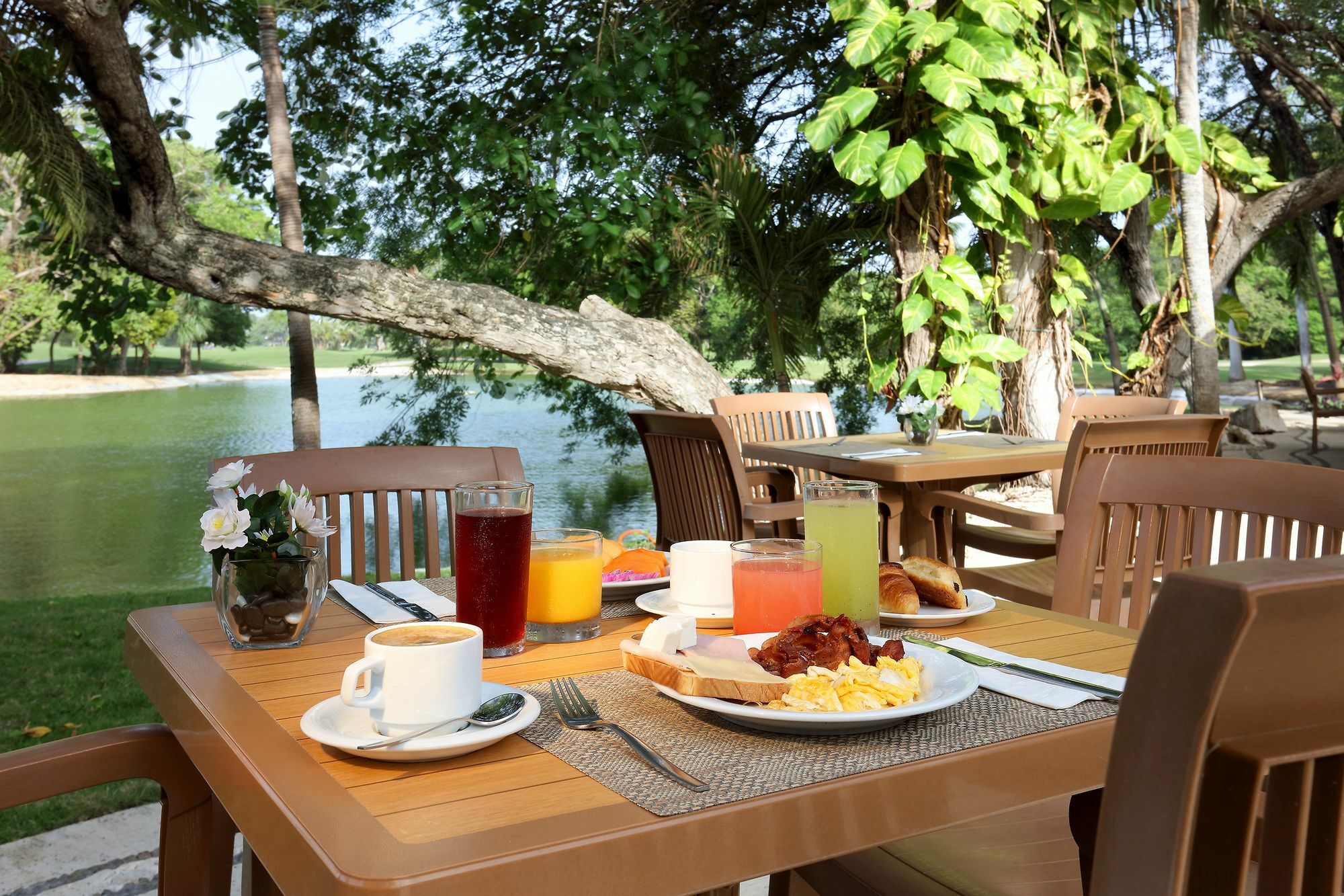 Hotel Eurostars Hacienda Vista Real 5*