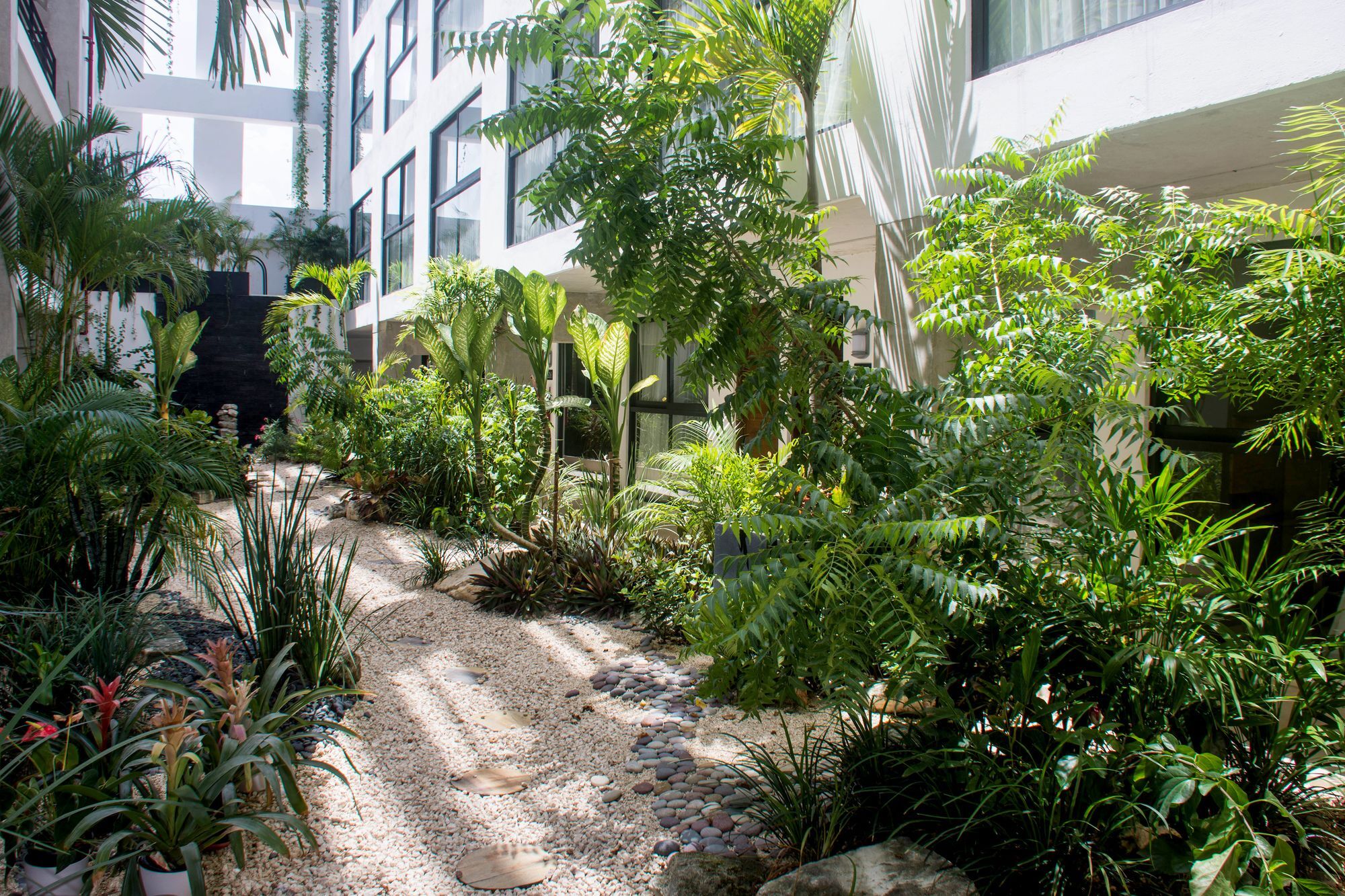 Hotel 52