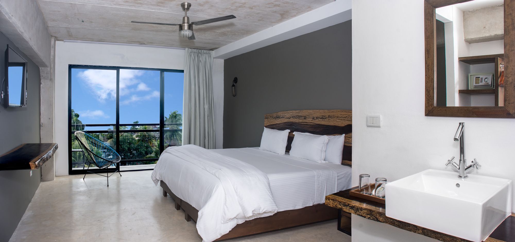 52 Hotel 4*