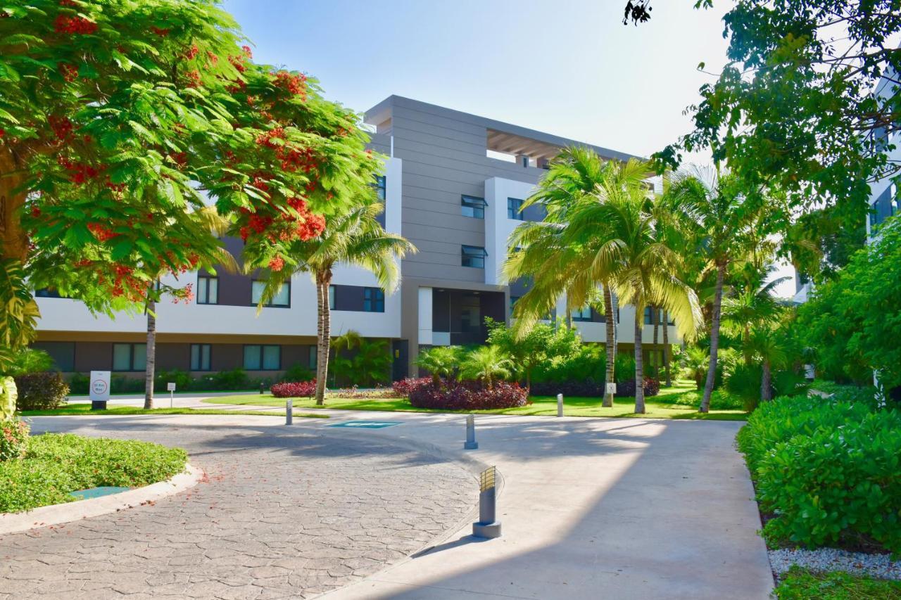 Family Getaway At Nick Price Residences Apartment