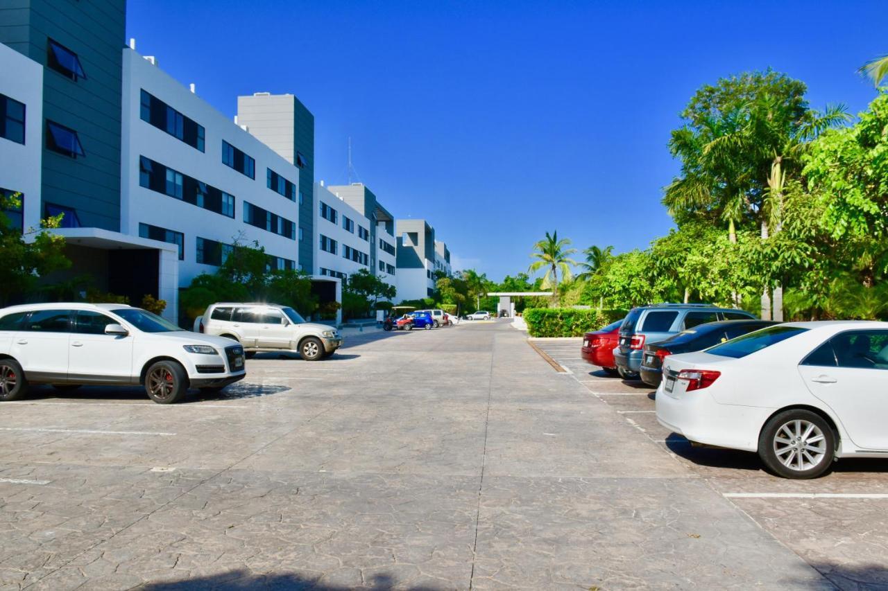 Family Getaway At Nick Price Residences Apartment Playa del Carmen