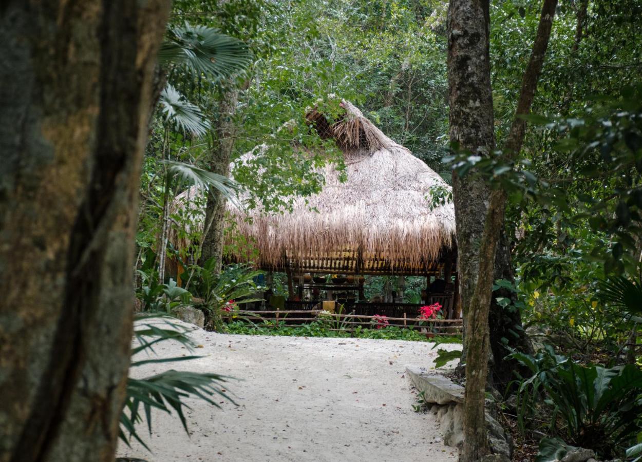 Rotamundos Mama Loomm Luxury tent
