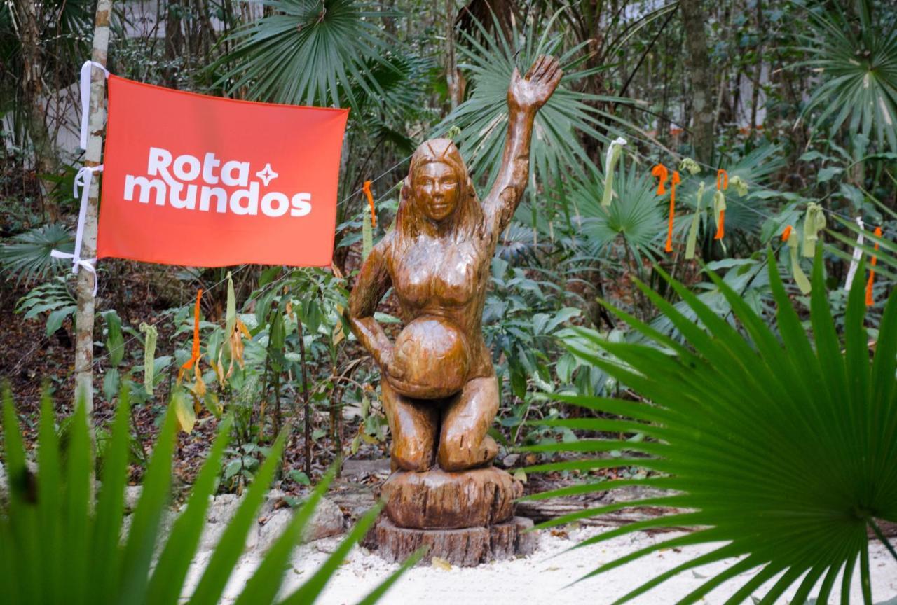 Rotamundos Mama Loomm Playa del Carmen