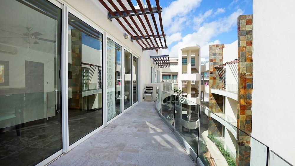 Playa Village By Bvr Apartment *