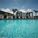 Departamento Delux 2 Habitaciones - Walking distance a la playa, con balcón.