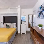 Cozy Tohoku Studios By Simply Comfort 10 Min To The Beach